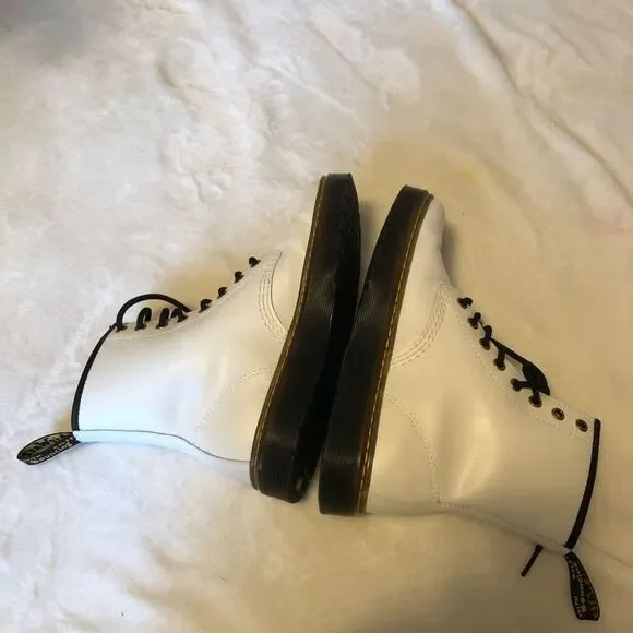 New Dr. Martens 1460 Bex Lug Sole Boots (Women), size women 7, lace up leather - Picture 10 of 16